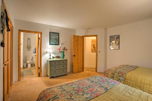 Mountain Escape with Hot Tub - Ski Hike and Golf! - image 3