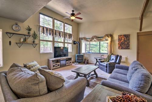 Private Cabin, 5-Min Drive to Hot Springs & Golf! in Crouch