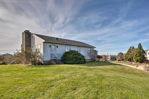 Rhode Island Oceanview Retreat, Walk to Shore