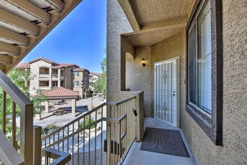 Mesa Condo with Private Patio and Grill Pool Access!