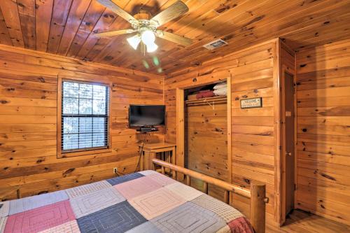 Starstruck Cabin with Spa 4 Mi to Broken Bow Lake! - image 2