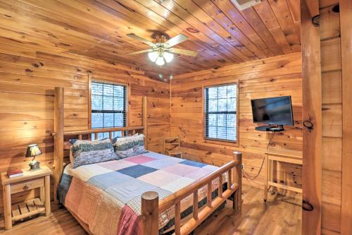 Starstruck Cabin with Spa 4 Mi to Broken Bow Lake! - image 3