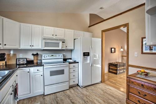 Suburban Gem with Yard and Deck 5Mi from Dtwn Rochester! - image 3