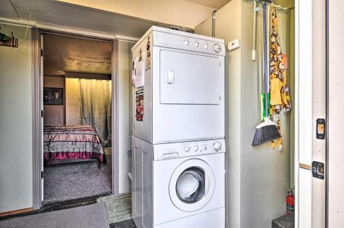 Lovely Sherwood Retreat with Yard Walk to Old Town! - image 6