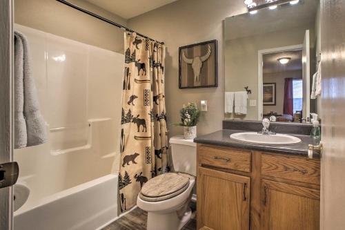 Branson Getaway 5 Mi to Silver Dollar City! - main image