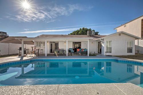 Quiet Desert Refuge with Mtn Views - Walk to Trails! - image 5