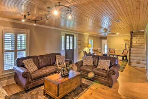 Serving Southern Charm At This Clarkesville House! - Rabun Lake, Lakemont
