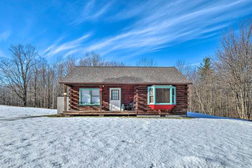 B&B Windham - High Peak Heaven Cozy Log Cabin on 1 Acre! - Bed and Breakfast Windham