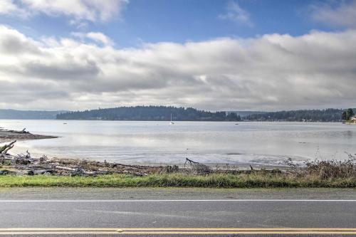 Updated Vashon Island Cabin with Puget Sound Views! - image 3