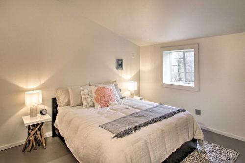Updated Vashon Island Cabin with Puget Sound Views! - image 6