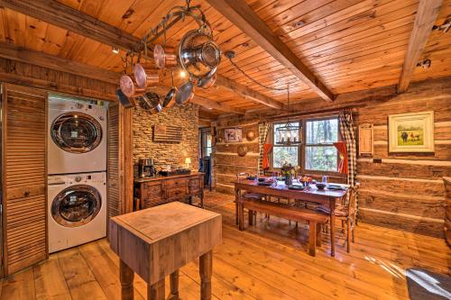 Rustic Courage Cabin with Mountain and River View - image 3