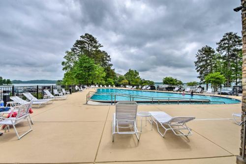 Lake Keowee Resort Condo Pool Beach Golf Access - image 5