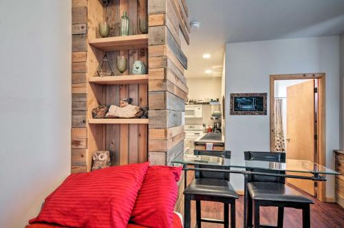 Cozy Studio Cabin Walk to Duck Creek Village - image 6