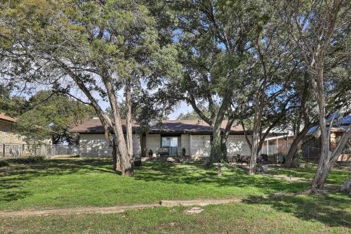 Granbury Getaway with Lake Views 2 Mi to Downtown!