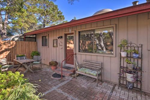 Charming Bungalow with Hill Views about 1 Mi Dtwn Carmel - image 2