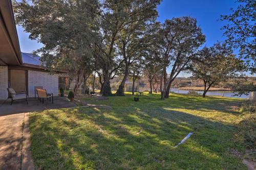 Granbury Getaway with Lake Views 2 Mi to Downtown!