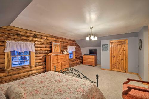 Hancock Log Cabin Retreat 2 Miles to Jiminy Peak! - image 2