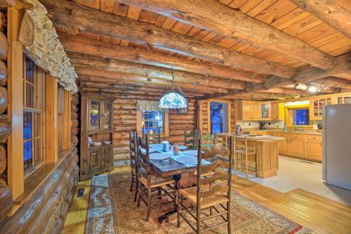 Hancock Log Cabin Retreat 2 Miles to Jiminy Peak!