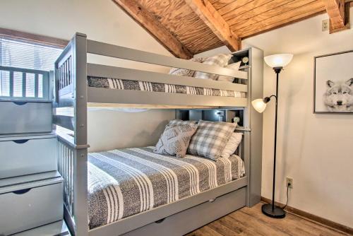 Luxe Gatlinburg Cabin with Panoramic Views and Hot Tub! - image 2