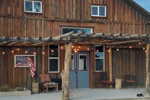 Rustic Studio on Working Cattle Ranch in Olathe! - Apartment - Olathe