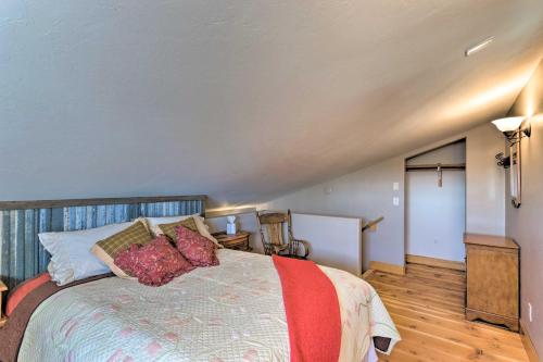 Rustic Studio on Working Cattle Ranch in Olathe! - image 5