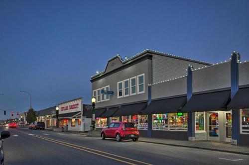 Coastal Retreat in Long Beach Walk to Attractions - image 3