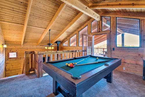 Pet-Friendly Log Cabin - Walk to Shops/Dining