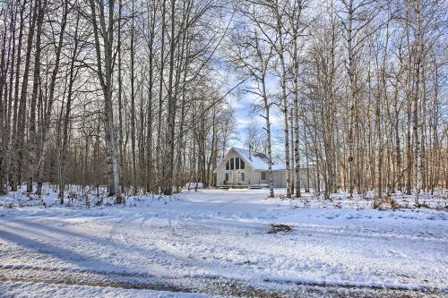 Lakes of the North Home on Snowmobile and ATV Trail!