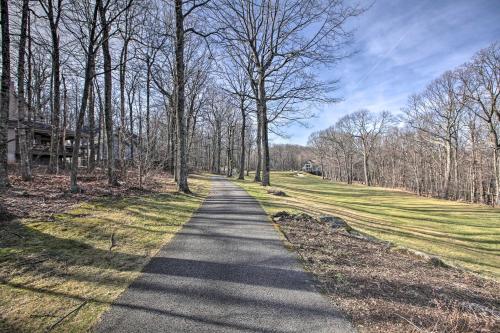 Upscale Wintergreen Resort Home with Golf Course View