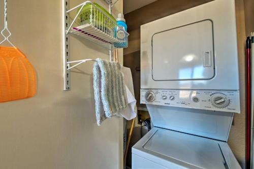 Condo on Golf Course 3 Mi to Downtown Ruidoso! - image 6