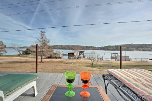 Lakeside Pleasure Island Cabin with Deck and Gas Grill