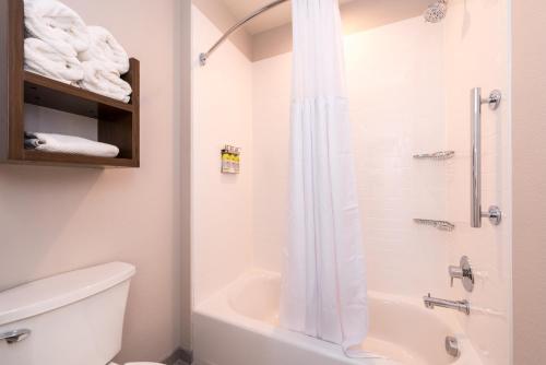 Staybridge Suites - Pecos an IHG Hotel - image 9