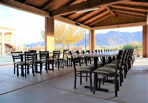 Létesítmények, Oasis Inn & Suites 29 Palms Hotel Joshua Tree National Park in Twentynine Palms