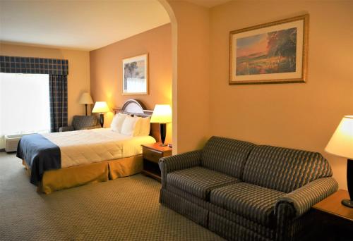 Oasis Inn & Suites 29 Palms Hotel Joshua Tree National Park in Twentynine Palms