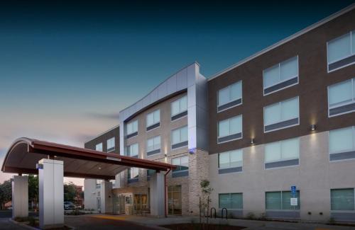 luxury hotels in Battle Creek