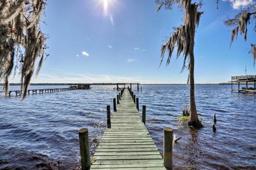 Welaka House with Private Dock on St Johns River