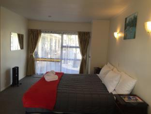 Dukes Midway Lodge, Auckland (photo 4)