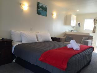 Dukes Midway Lodge, Auckland (photo 6)
