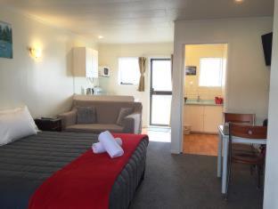 Dukes Midway Lodge, Auckland (photo 7)