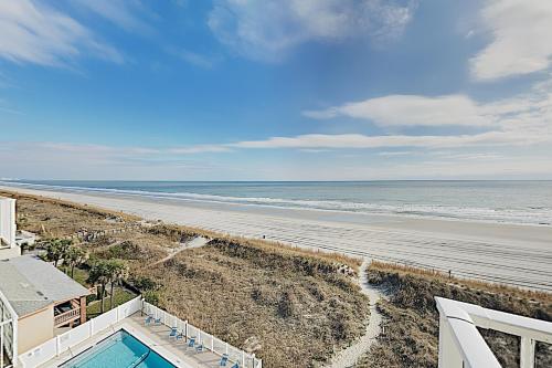 Oceanfront Crescent Sands Beach Condo with Pool condo - image 12