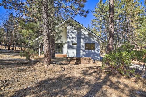 Modern Luxe Ski Home Less Than halfMi to Lake 2Mi to Skiing - image 9