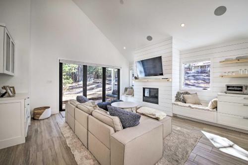 Modern Home Less Than half Mi to Big Bear Lake, 2 Mi to Ski in Big Bear Lake, USA