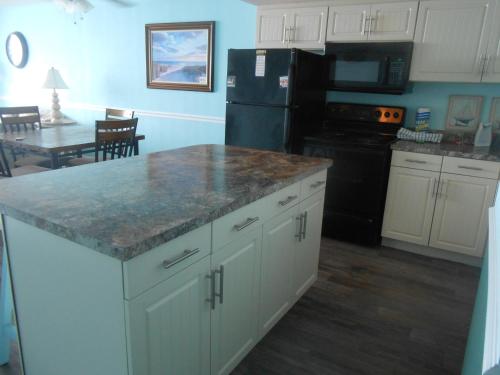 0409 Waters Edge Resort condo - main image