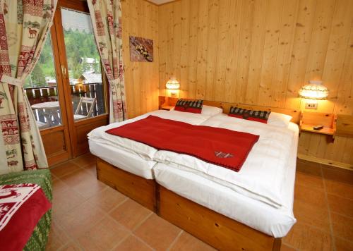 Albergo Alpenrose Ski&Bike Mountain Hotel