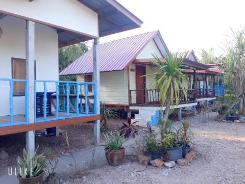 Blue Sky Bungalow