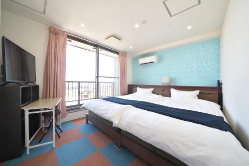 Twin Room with City View