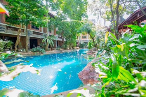 Swimming pool, 100 Islands Resort and Spa in Surat Thani