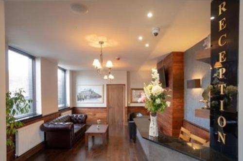 Eagle Hotel Luton Airport - image 4