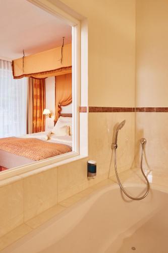 화장실, Hotel Barbarahof 4 stars Superior Adults Only "soft" from 10 years Summercard included in 카프룬