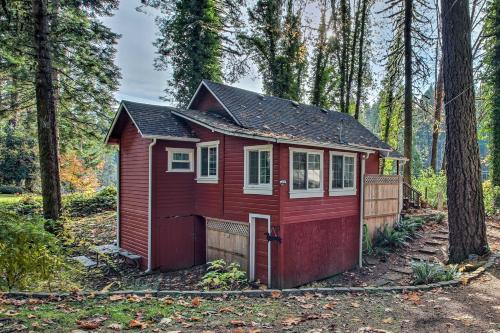 Peaceful McKenzie River Retreat - Fish, Hike, & Ski - Vida